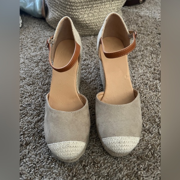 Espadrille Wedges - Picture 1 of 3